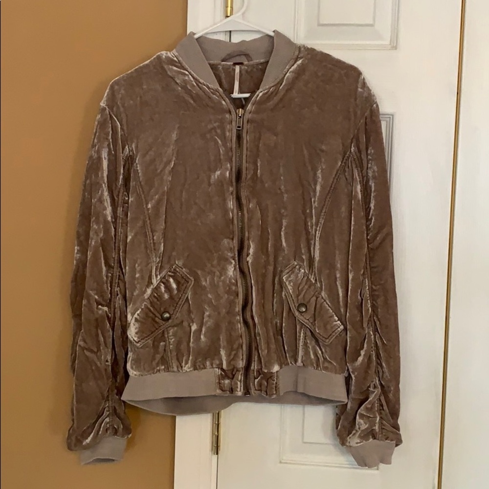 Free people bomber